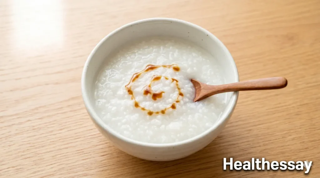 대장내시경 전날 맑은 간장으로만 맛을 낸 깨끗한 흰죽의 모습